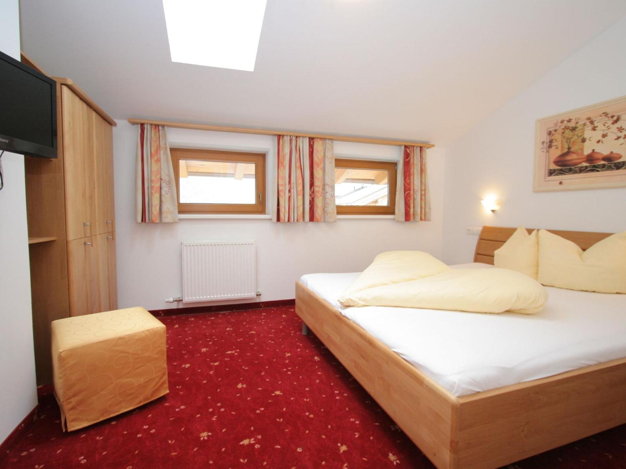 Charming Apartment In Uderns With Balcony Luaran gambar