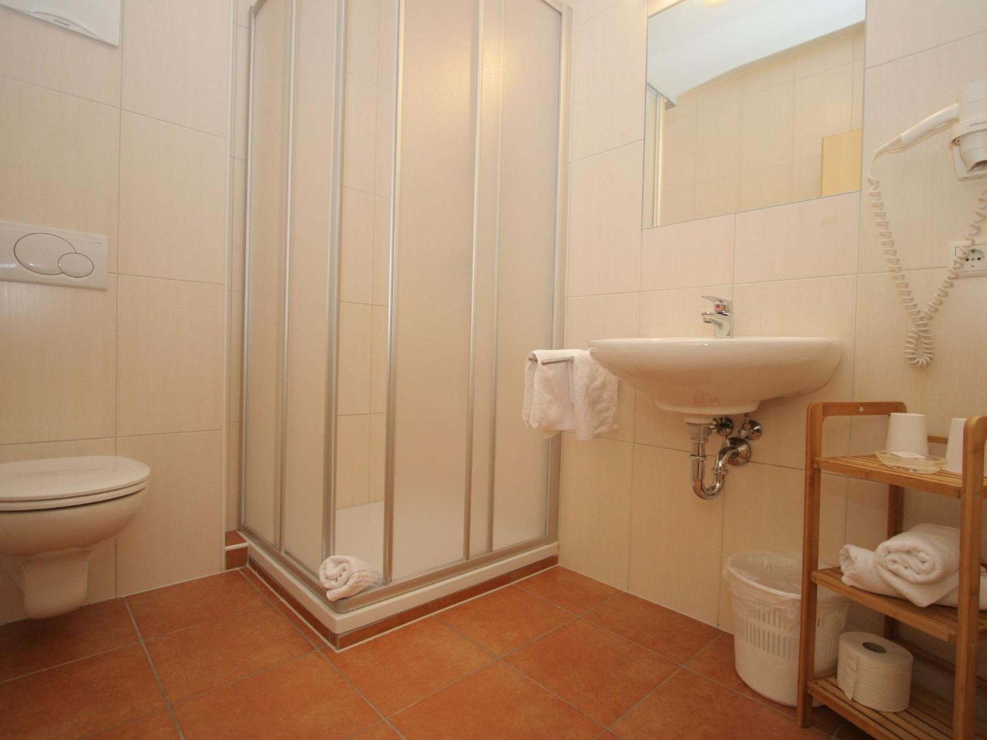 Charming Apartment In Uderns With Balcony Luaran gambar