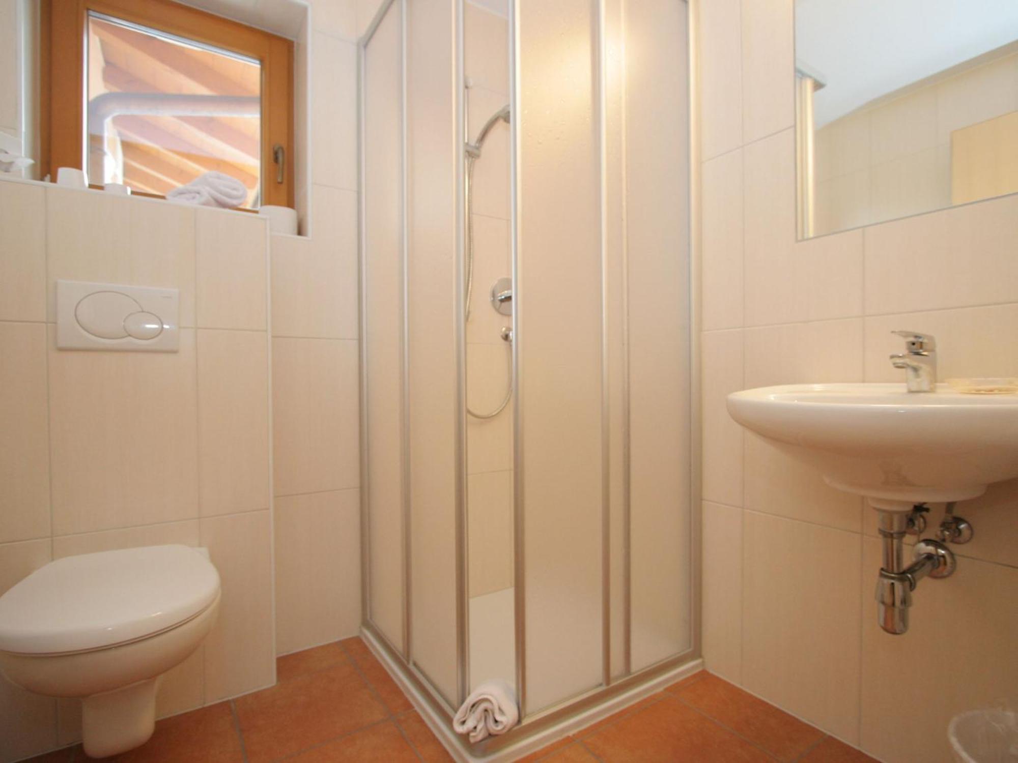 Charming Apartment In Uderns With Balcony Luaran gambar