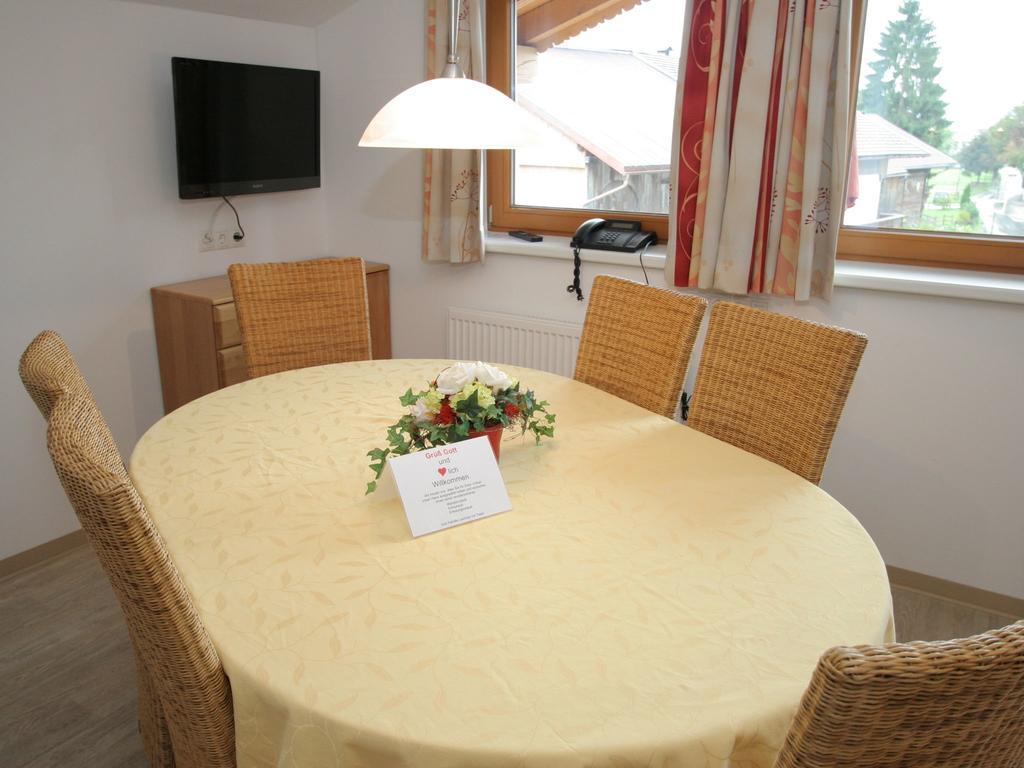 Charming Apartment In Uderns With Balcony Luaran gambar